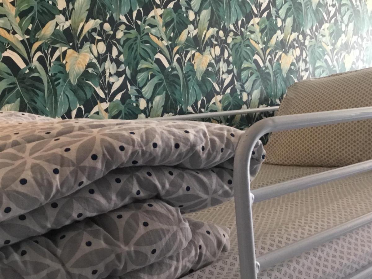 Just For Sleep-Daily Stay 20H To 10H Apres Votre Arrivee Dans Le Batiment D'Entree, Contact I'Hote Via Le Message Ici De Reservation Pour L'Enregistrement I'Entree Dans La Propriete Sans I'Approbation Est Interdite-Resevation D'Un Tiers Est Inaccepta Бобини Екстериор снимка