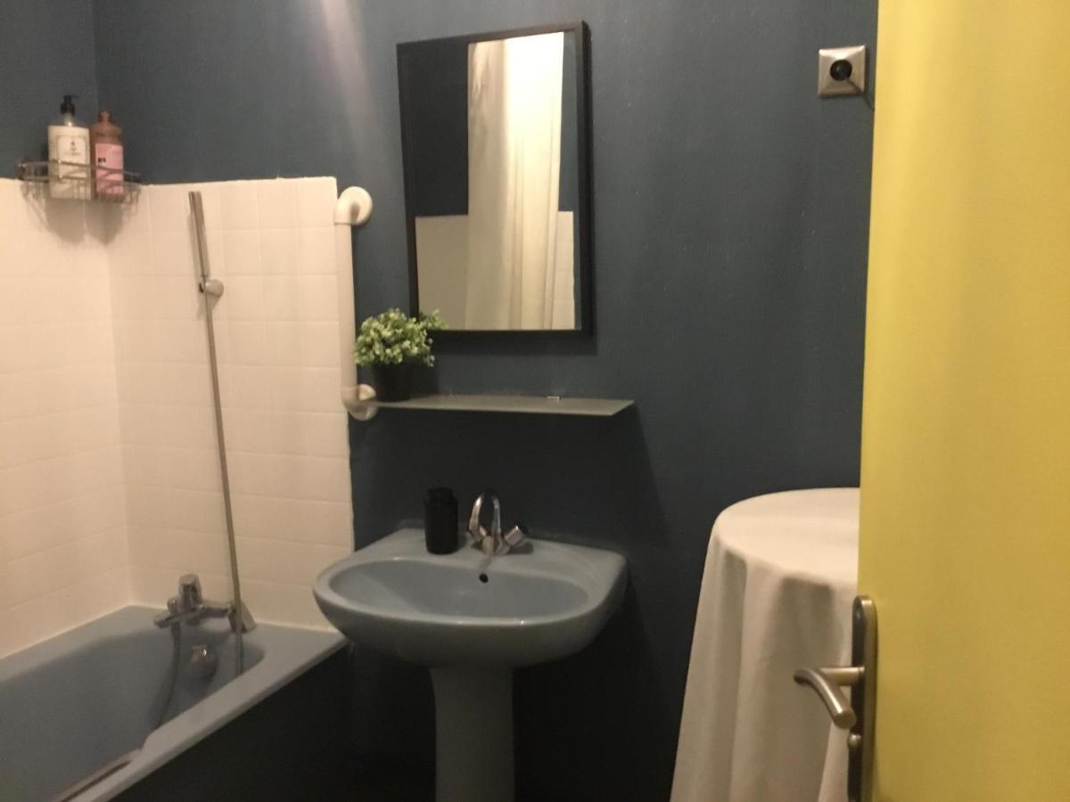 Just For Sleep-Daily Stay 20H To 10H Apres Votre Arrivee Dans Le Batiment D'Entree, Contact I'Hote Via Le Message Ici De Reservation Pour L'Enregistrement I'Entree Dans La Propriete Sans I'Approbation Est Interdite-Resevation D'Un Tiers Est Inaccepta Бобини Екстериор снимка